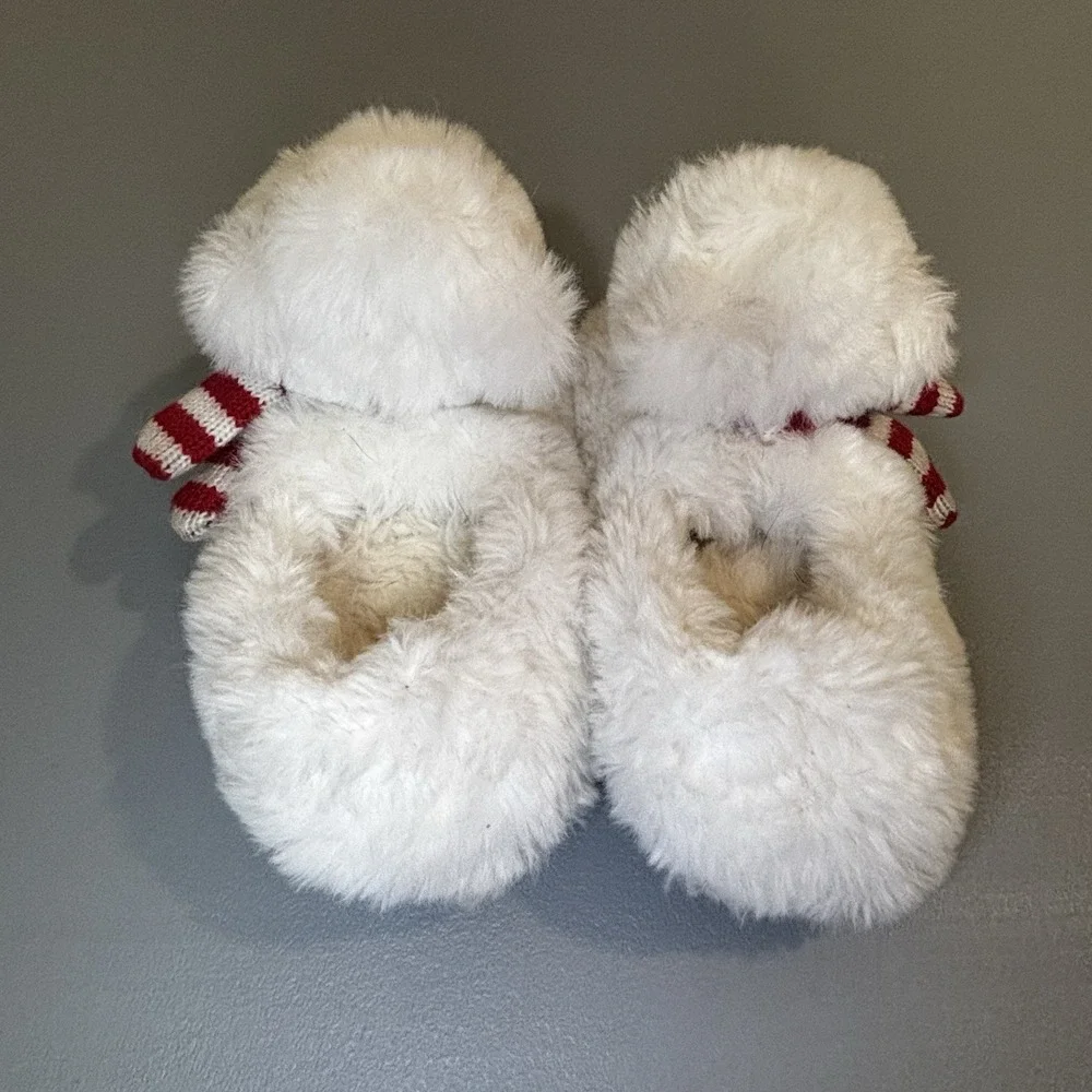 Girls White Polar Bear Wearing Scarves Slippers Fuzzy Soft Size 7/8 Winter Cute